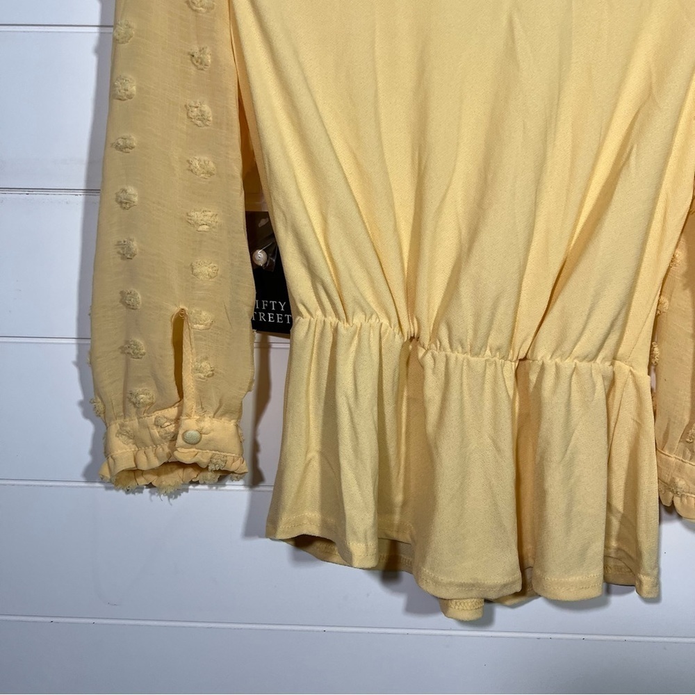 NWT Flowy fifty street top - Picture 7 of 7